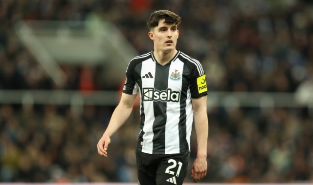 星空体育-英媒：纽卡想和23岁右后卫利夫拉门托续约，阿森纳、曼城均有意