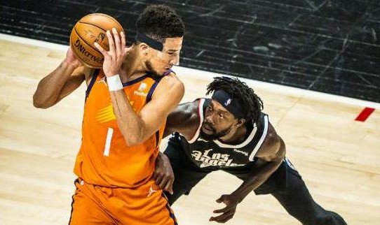 星空体育官网下载入口-面具侠布克出师不利 儿时偶像或助他找回信心