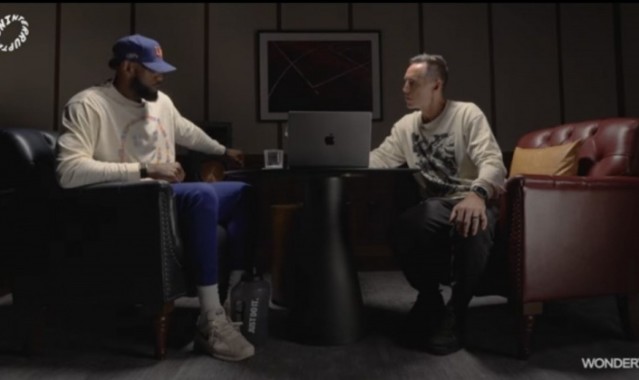 star sports下载-詹姆斯：只要辅助手伸直了推开对手就是进攻犯规 可以用肩膀对抗