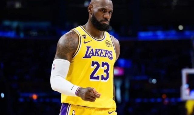 星空体育官网下载入口-湖人127-125掘金！无解的不是赢球，是东契奇和詹姆斯的连番表态